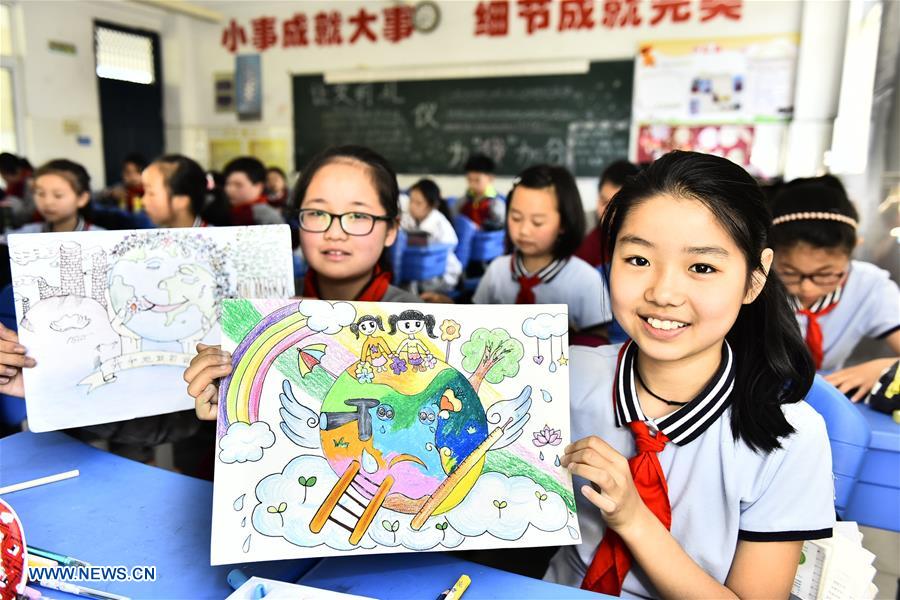 Schools in China Hold Drawing Activities to Welcome Earth Da